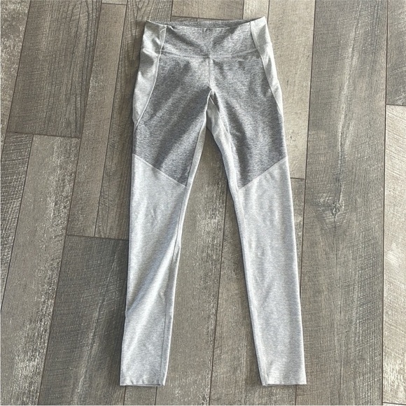 Outdoor Voices Size Small Gray High-Waisted Leggings. - Picture 2 of 8